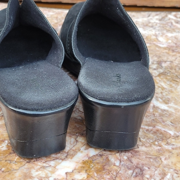 Clarks Suede Slip On Casual Wedge Clog Mule Shoes Sz 6 - Picture 16 of 16